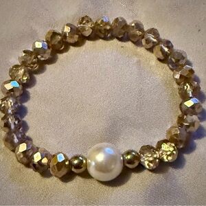 Elegant Crystal & Gold Beaded Pearl Bracelet